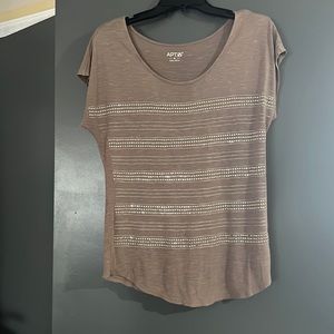 Woman’s size Medium Brown shirt